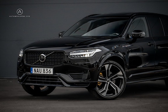 Volvo XC90 2 of 28