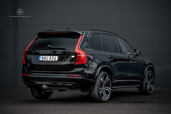 Volvo XC90 26 of 28