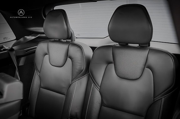 Volvo XC90 19 of 28
