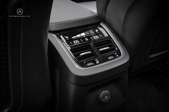 Volvo XC90 17 of 28
