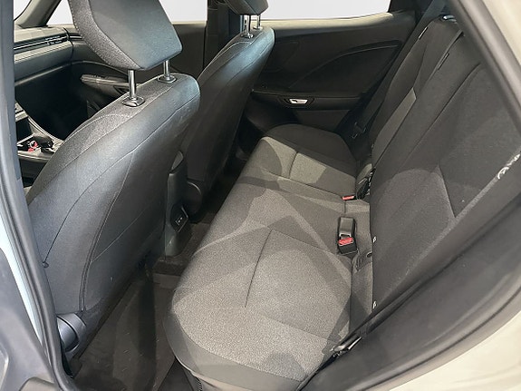 Lexus LBX 3 of 5