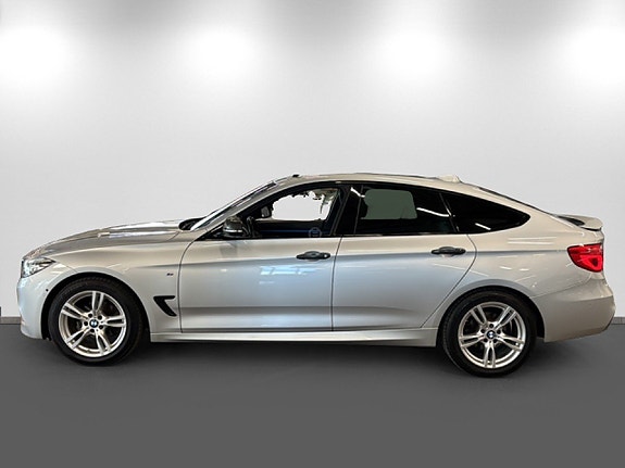BMW 320d 4 of 5