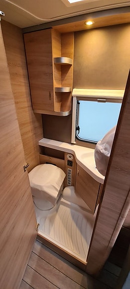 Knaus 580 UK Südwind Black Selection "3 vånings säng, Alde" 12 of 12