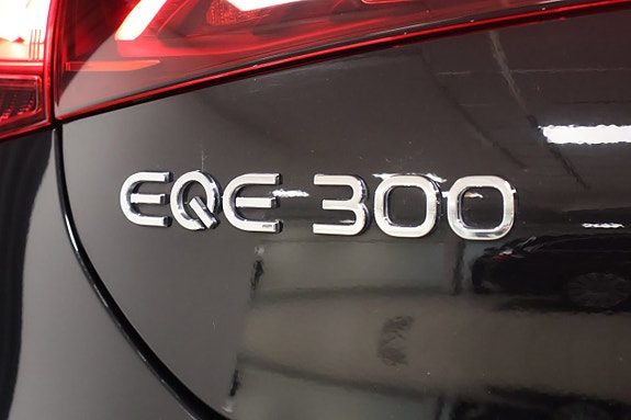 Mercedes-Benz EQE300 12 of 23
