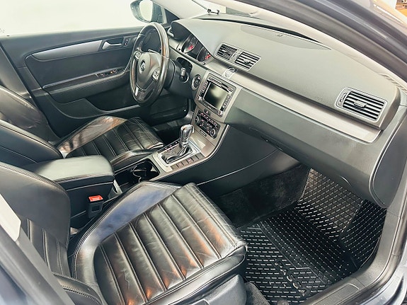 Volkswagen Passat 15 of 22