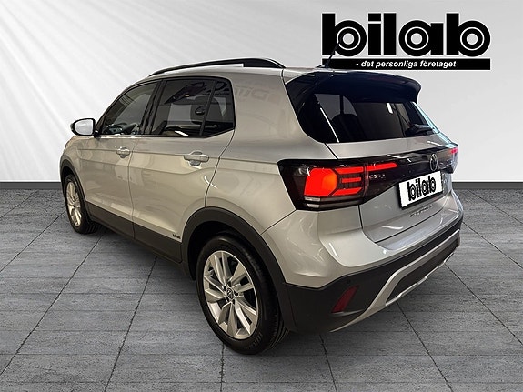 Volkswagen T-Cross 3 of 9