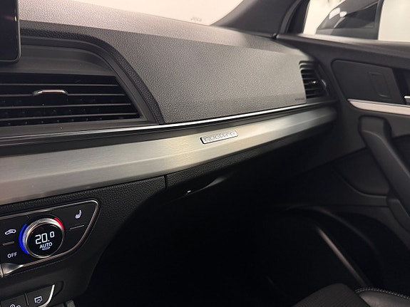 Audi Q5 12 of 17