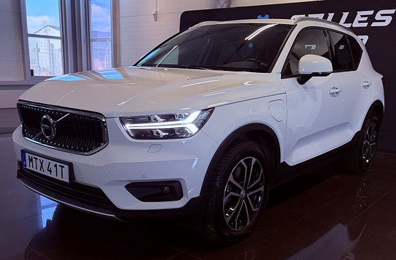 Volvo XC40 6 of 30