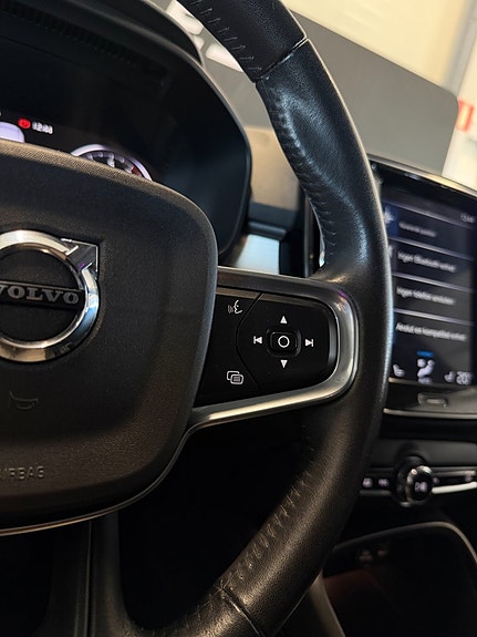 Volvo XC40 23 of 30