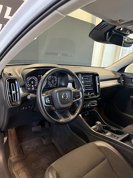 Volvo XC40 18 of 30