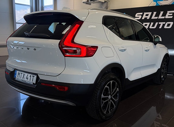 Volvo XC40 12 of 30