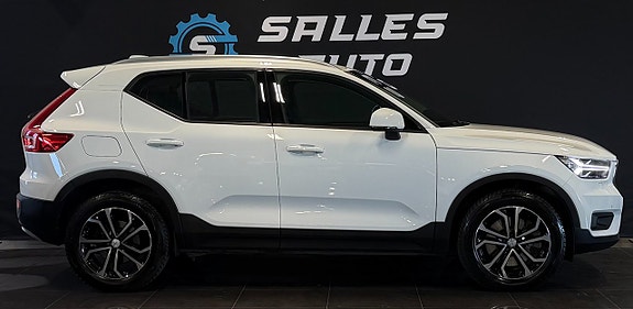 Volvo XC40 8 of 30