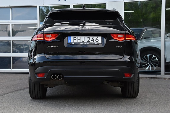 Jaguar F-PACE 7 of 25