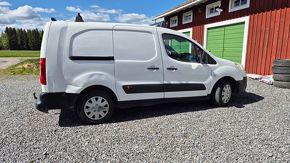 Peugeot Partner 2 of 5