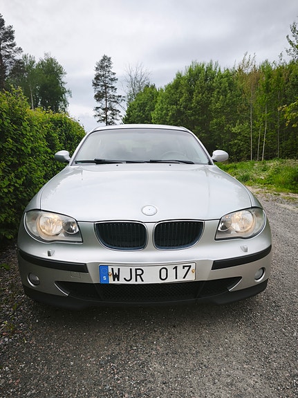 BMW 116i 2 of 5