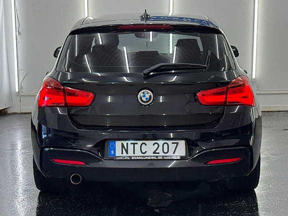 BMW 118d 4 of 5