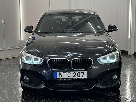 BMW 118d 2 of 5