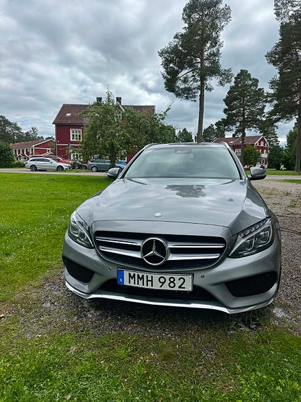 Mercedes-Benz C250 3 of 5