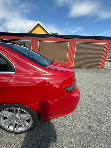 Mercedes-Benz C200 10 of 10