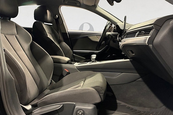 Audi A4 16 of 17
