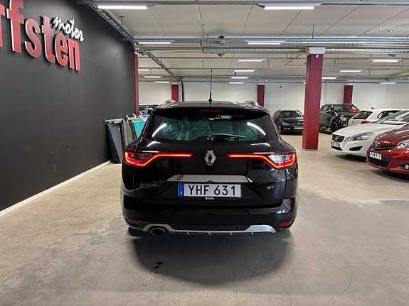 Renault Megane IV 4 of 5