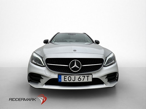 Mercedes-Benz C300 2 of 5