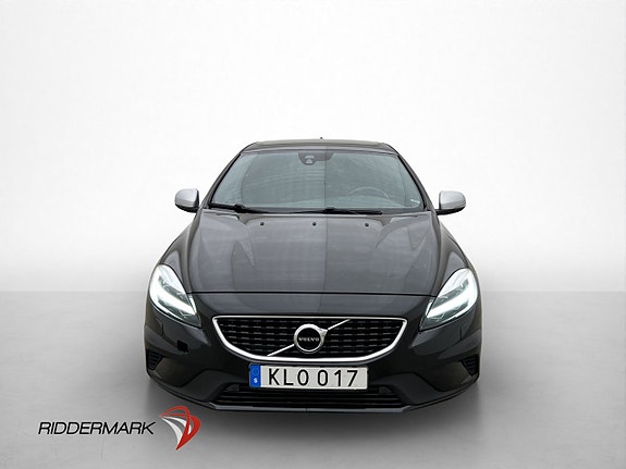 Volvo V40 2 of 5