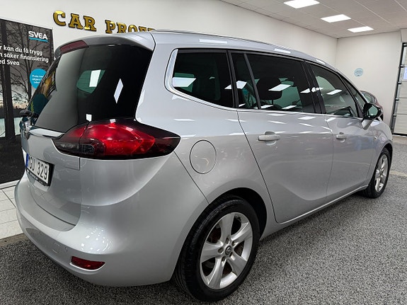 Opel Zafira Tourer 4 of 5