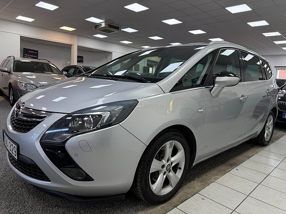 Opel Zafira Tourer 2 of 5
