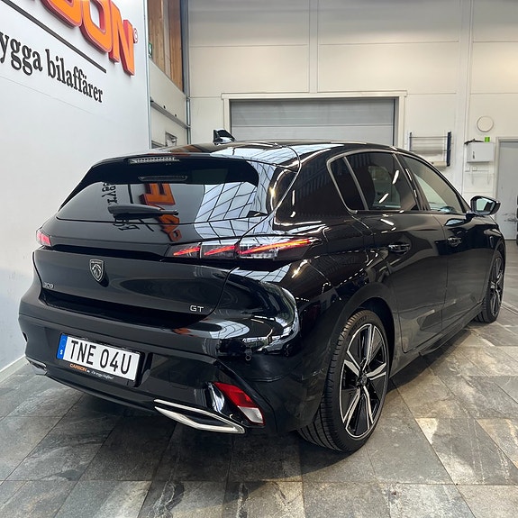 Peugeot 308 4 of 5