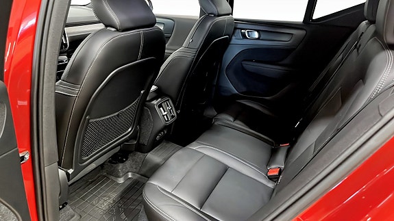 Volvo XC40 11 of 13