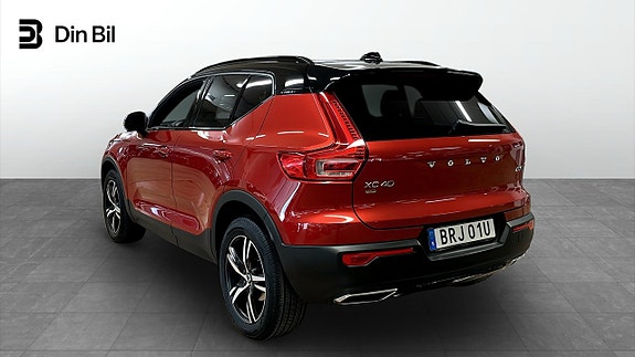 Volvo XC40 3 of 5