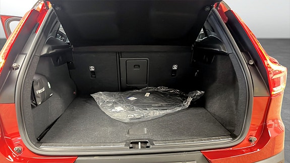 Volvo XC40 12 of 13