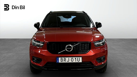 Volvo XC40 4 of 5
