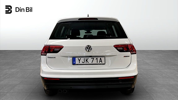 Volkswagen Tiguan 5 of 5