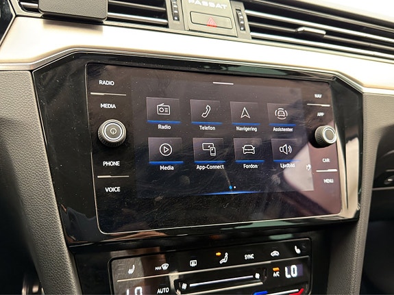 Volkswagen Passat Alltrack 21 of 27