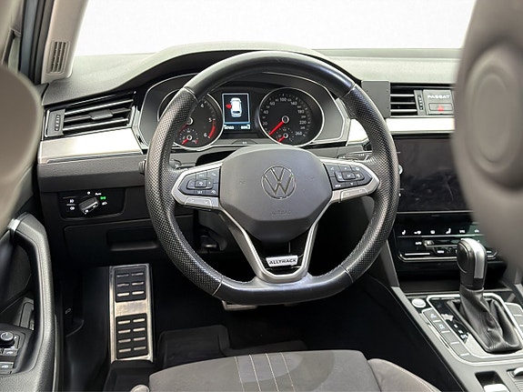 Volkswagen Passat Alltrack 14 of 27