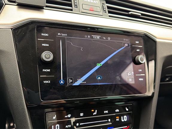 Volkswagen Passat Alltrack 19 of 27