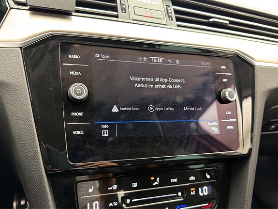 Volkswagen Passat Alltrack 20 of 27