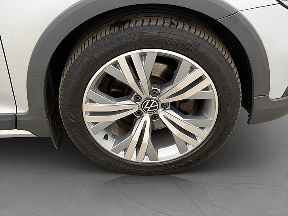 Volkswagen Passat Alltrack 27 of 27