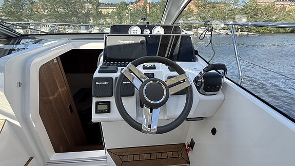 SeaLine S330 / Volvo Penta D6 330 -16 3 of 5