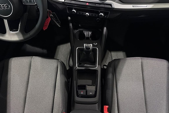 Audi Q2 14 of 22