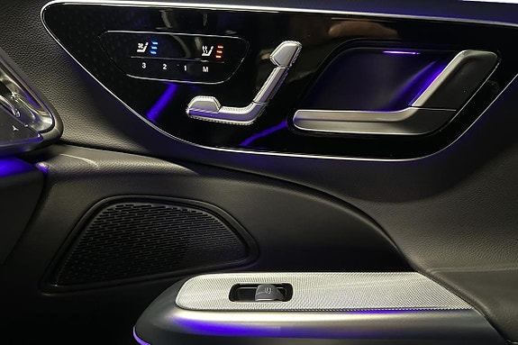 Mercedes-Benz E300 e 19 of 26