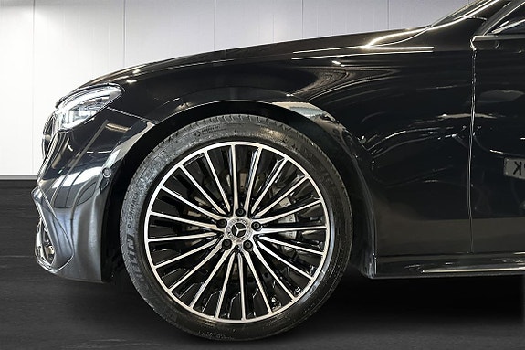 Mercedes-Benz E300 e 6 of 26