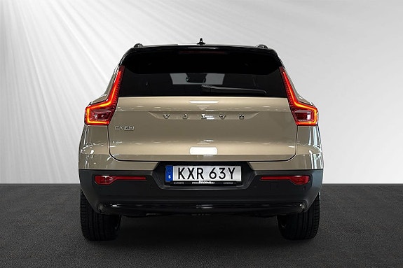 Volvo EX40 2 of 11