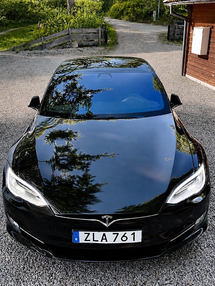 Tesla Model S 11 of 12