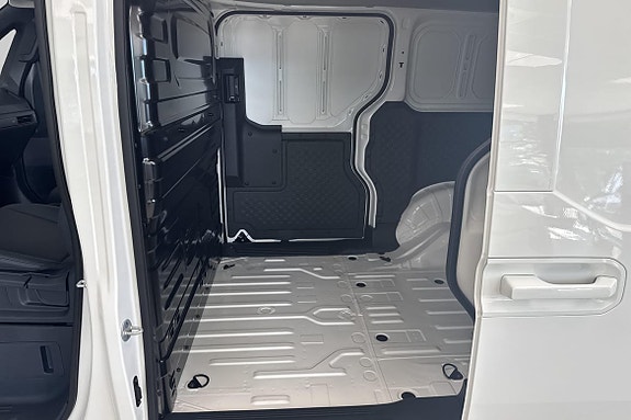 Kia PV5 17 of 17