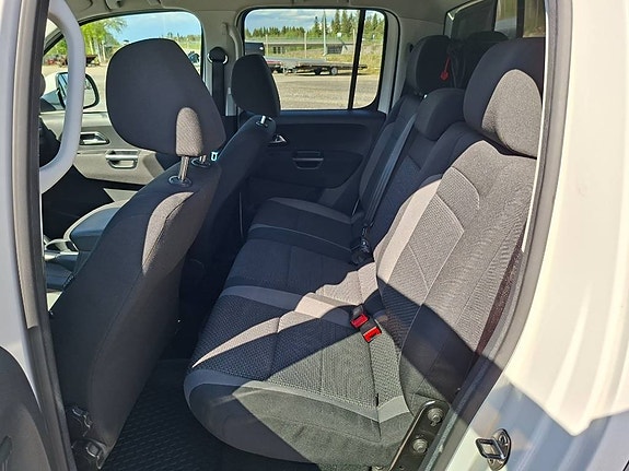 Volkswagen Amarok 4 of 5