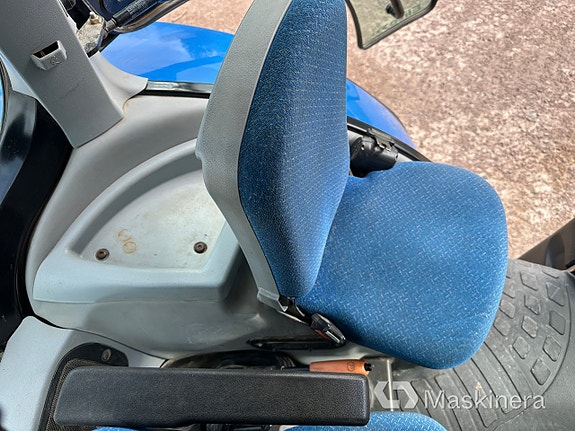 Traktor New Holland T6070 med lastare 21 of 22