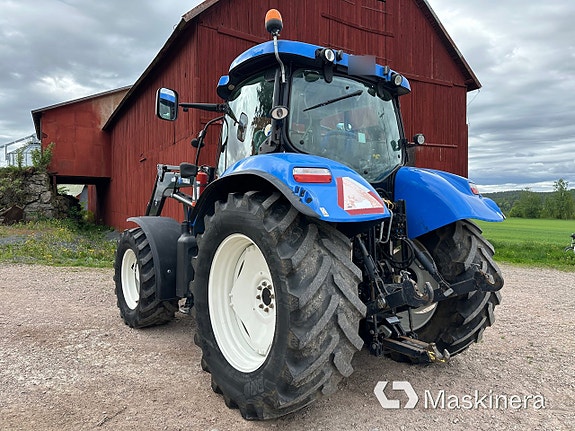 Traktor New Holland T6070 med lastare 3 of 22